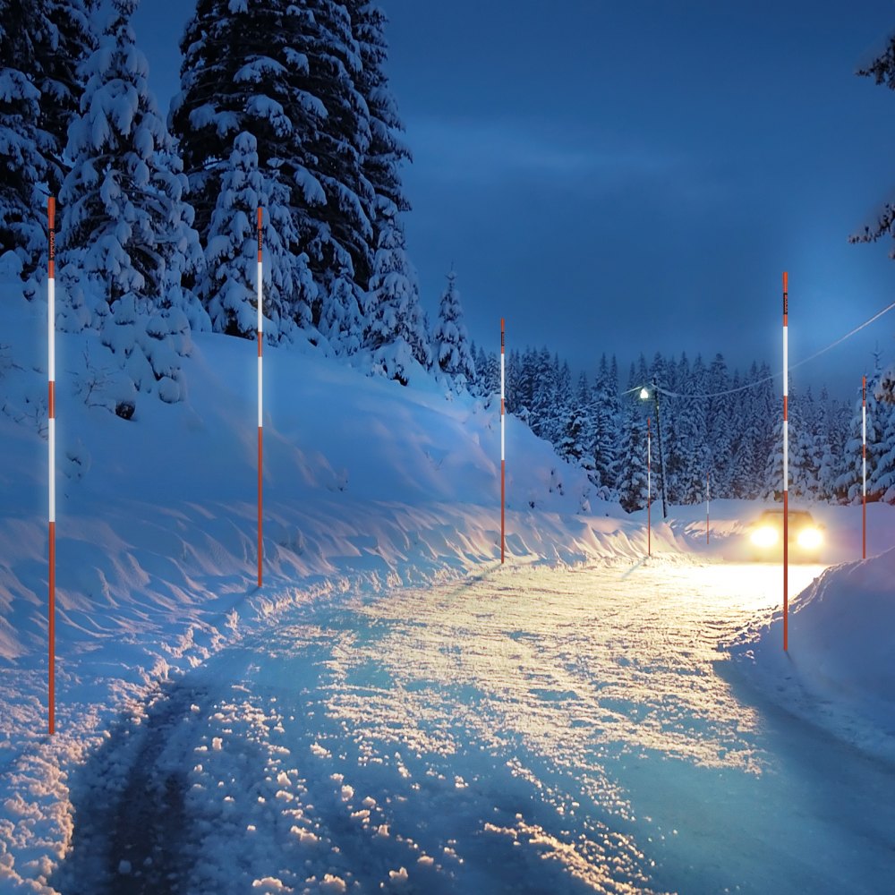 VEVOR Driveway Markers, 100 PCS 48 inch, 0.31 inch Diameter, Orange Fiberglass Poles Snow Stakes with Reflective Tape