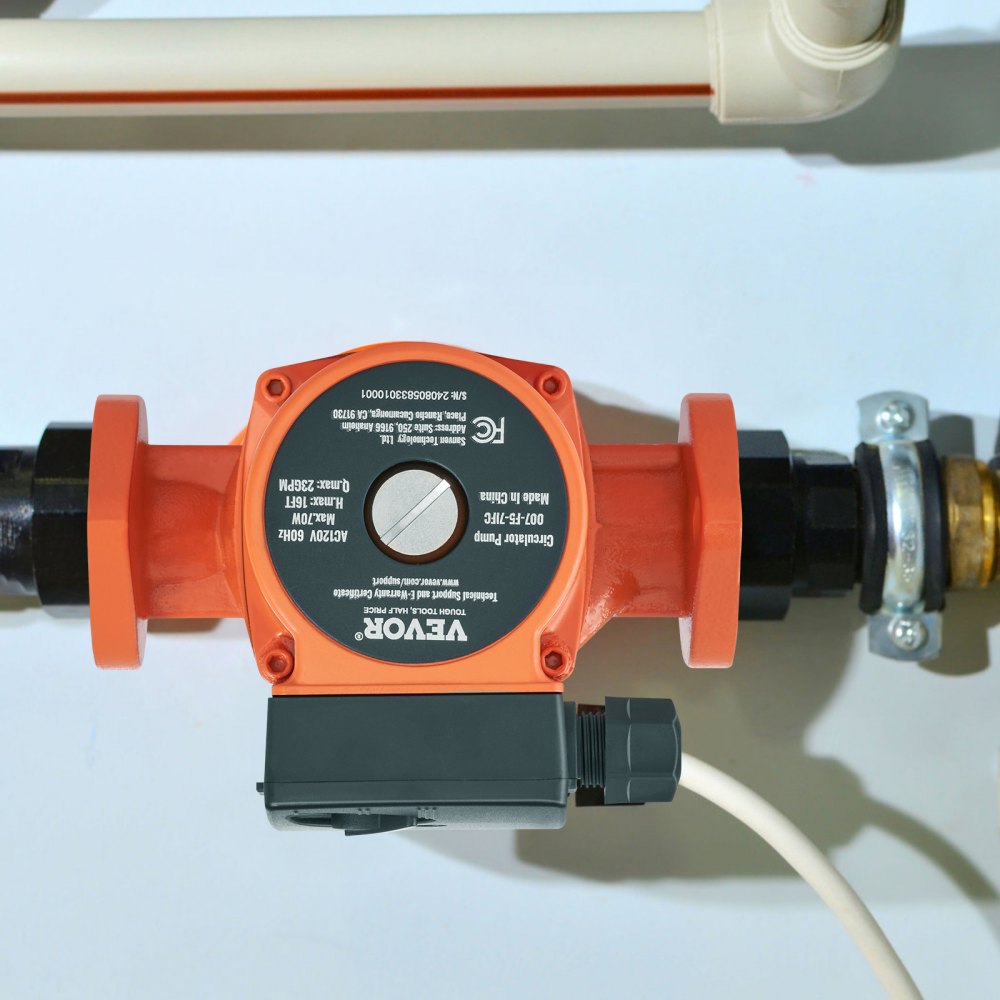 VEVOR 007-F5-7IFC Hot Water Recirculating Pump, 110V, 70W 23 GPM Hot Water Circulation Pump, 1" NPT Flange 3-Speed