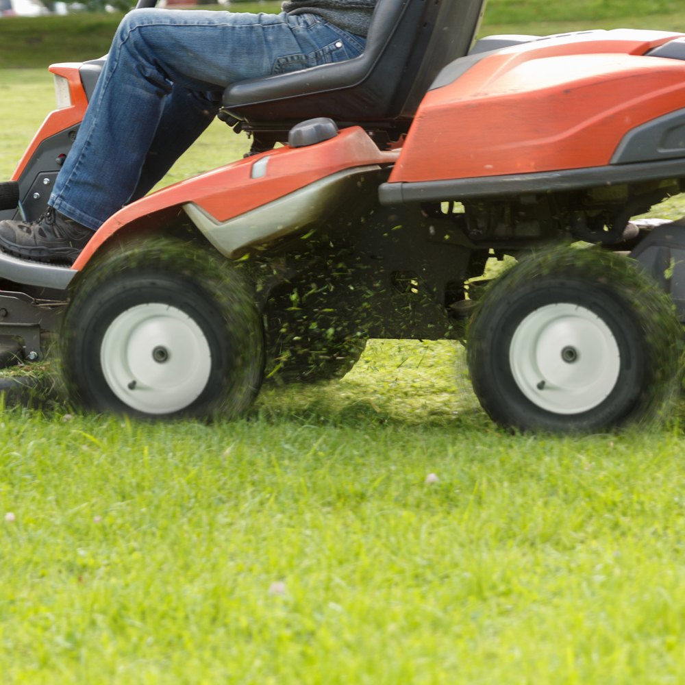 VEVOR Lawn Mower Tires with Rim, 16x6.5-8" Tubeless Tractor Tires, 2-Pack Tire and Wheel Assembly, Turf Pneumatic