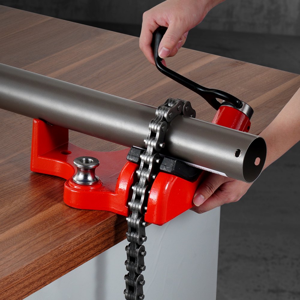 VEVOR Heavy-Duty Pipe Chain Vise, 1/4" - 6" Pipe Capacity, 28" Rugged Chain & Cast Iron Base, Industrial-Grade Pipe