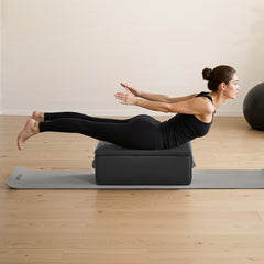 VEVOR Pilates Box for Reformer, 25x17x9 In Pilates Reformers Sitting Box for Exercises, Premium PU and Wood Pilates