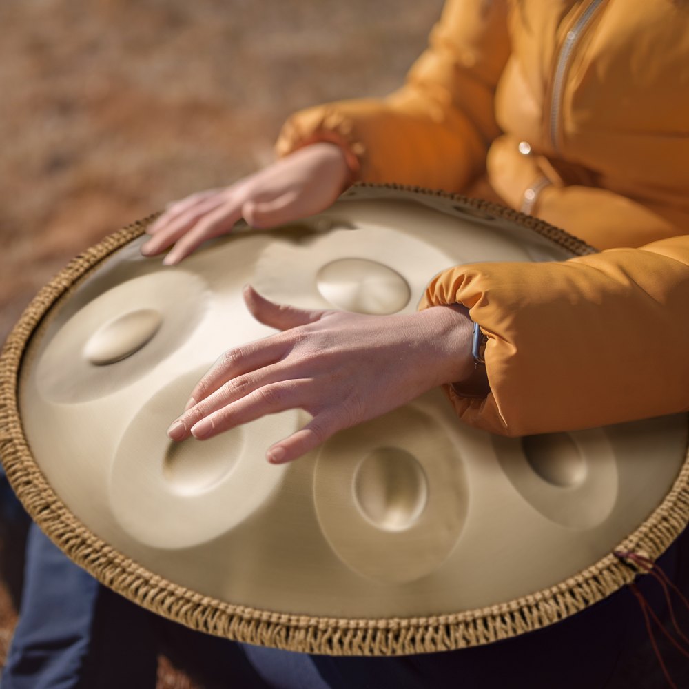 VEVOR Handpan Drum, 22 in & 10 Notes, D Minor Hand Drum, Hand Pan Drum Instrument with Mallets, 432Hz Handpan Stand &