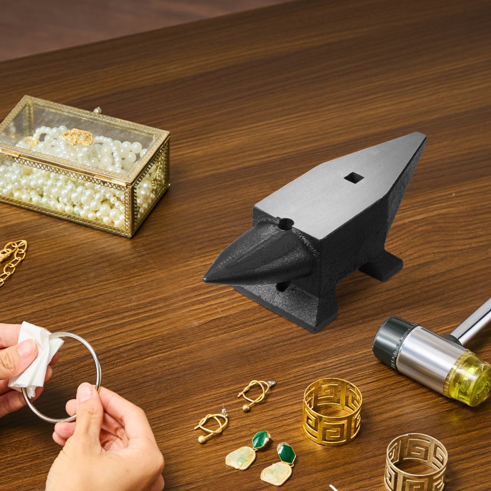 VEVOR Cast Iron Anvil, 22 Lbs/10kg Single Horn Anvil, with Large Countertop and Stable Base, High Hardness Rugged Round