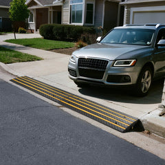 VEVOR Car Driveway Rubber Curb Ramp, 33069 lbs Load Capacity, 2.6 inch Rise Curbside Bridge Ramp with Yellow Reflective